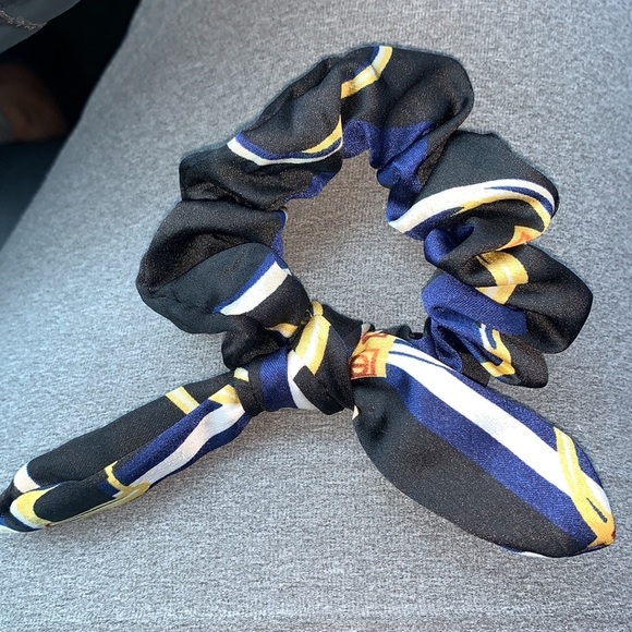 Cute blue scrunchie hair tie FREE with Bundle - Picture 2 of 4